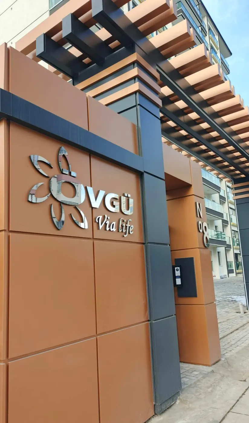 Övgü Life tabelası